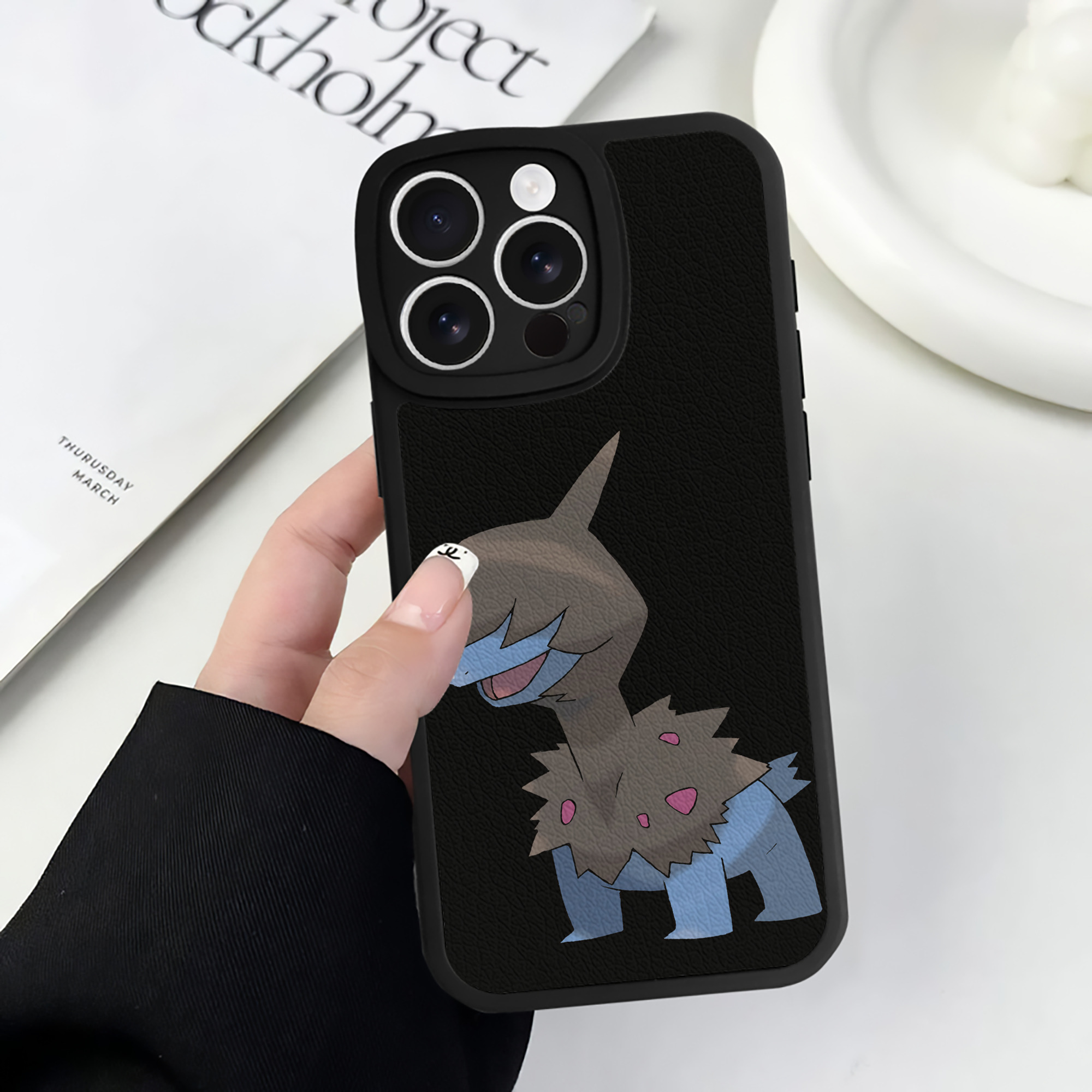 （画像用） ポケットモンスター Pokémon 【iPhone 16シリーズ対応】シリコンスマホケース（レザー調） 材質：シリコン